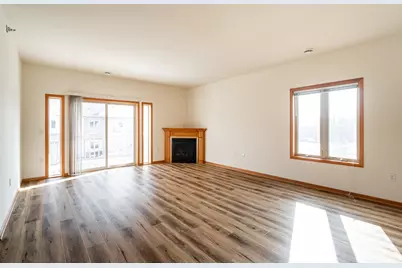 1400  Gabriel Dr #5, Waukesha, WI 53188 - Photo 8