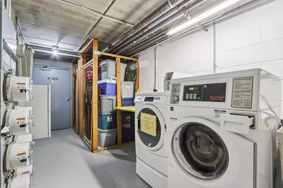 8510 W Waterford Ave #5, Greenfield, WI 53228 - Photo 20