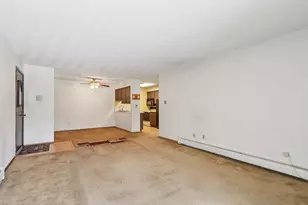 8510 W Waterford Ave, Greenfield, WI 53228 - Photo 8