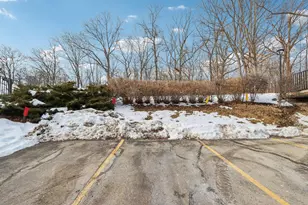 8510 W Waterford Ave, Greenfield, WI 53228 - Photo 20