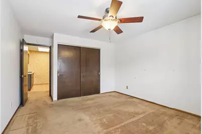 8510 W Waterford Ave #5, Greenfield, WI 53228 - Photo 14