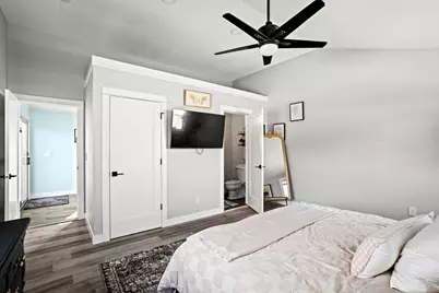 808  Manor Dr, Salem Lakes, WI 53170 - Photo 18