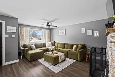 808  Manor Dr, Salem Lakes, WI 53170 - Photo 6