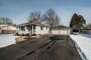 808 Manor Dr, Salem Lakes, WI 53170 - Photo 36