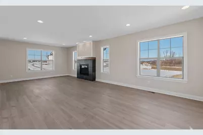 W192N5472  Red Crown Ln, Menomonee Falls, WI 53051 - Photo 36