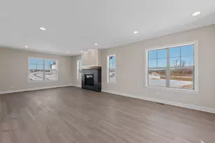 W192N5472 Red Crown Ln, Menomonee Falls, WI 53051 - Photo 36