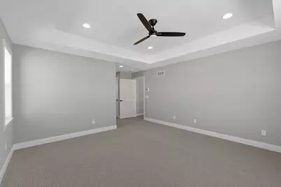 W192N5472  Red Crown Ln, Menomonee Falls, WI 53051 - Photo 16