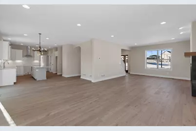 W192N5472  Red Crown Ln, Menomonee Falls, WI 53051 - Photo 10