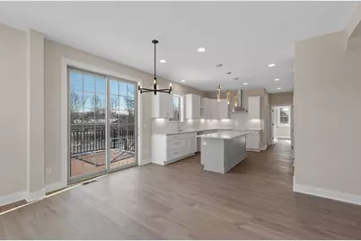 W192N5472  Red Crown Ln, Menomonee Falls, WI 53051 - Photo 4