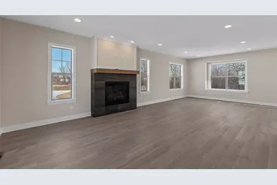 W192N5472  Red Crown Ln, Menomonee Falls, WI 53051 - Photo 6