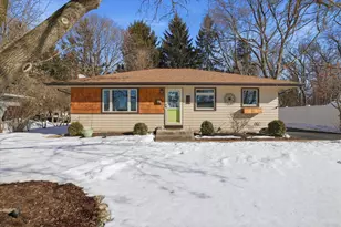 208 Highland Ave, Hartland, WI 53029 - Photo 1
