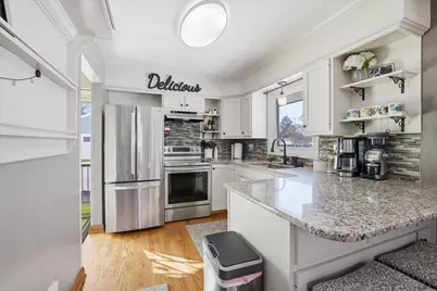 208  Highland Ave, Hartland, WI 53029 - Photo 6