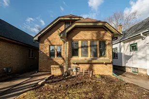 5113 N Elkhart Ave, Whitefish Bay, WI 53217 - Photo 1