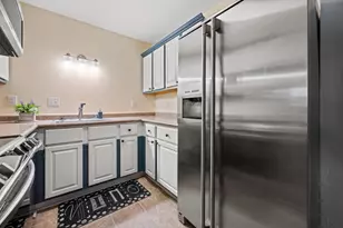 7911 S 68th St, Franklin, WI 53132 - Photo 4