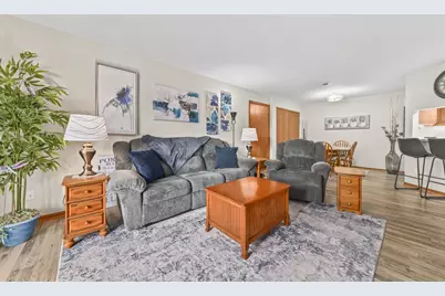 116 E Freistadt Rd #D, Thiensville, WI 53092 - Photo 8