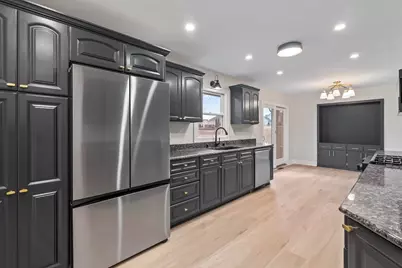 N56W36792  Cherokee Rd, Oconomowoc, WI 53066 - Photo 2