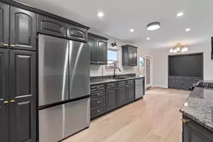 N56W36792 Cherokee Rd, Oconomowoc, WI 53066 - Photo 2