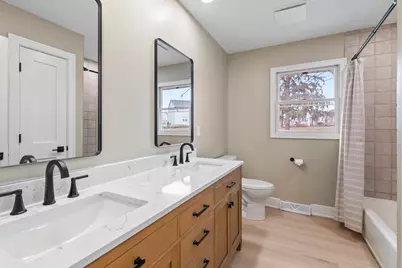 N56W36792  Cherokee Rd, Oconomowoc, WI 53066 - Photo 18