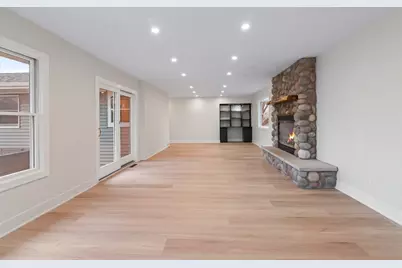 N56W36792  Cherokee Rd, Oconomowoc, WI 53066 - Photo 32