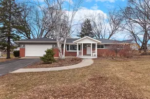 N56W36792 Cherokee Rd, Oconomowoc, WI 53066 - Photo 1