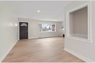 N56W36792  Cherokee Rd, Oconomowoc, WI 53066 - Photo 10