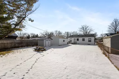 2240 W Lawn Ave, Milwaukee, WI 53209 - Photo 24