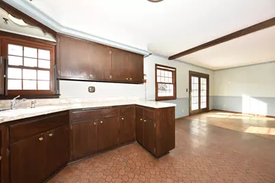 2431 E Dale Ave, Cudahy, WI 53110 - Photo 10