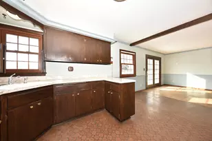 2431 E Dale Ave, Cudahy, WI 53110 - Photo 10