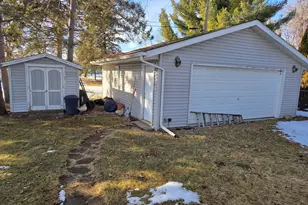 524 Herman St, Delavan, WI 53115 - Photo 2