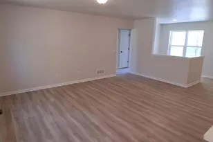 402 Village Ln, Ripon, WI 54971 - Photo 8