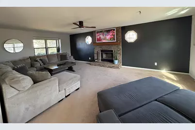 W144N10772  Lincoln Dr, Germantown, WI 53022 - Photo 2
