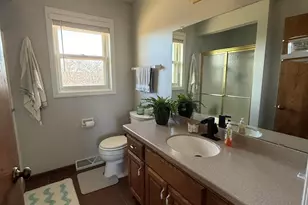 W144N10772 Lincoln Dr, Germantown, WI 53022 - Photo 16