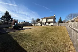 W144N10772 Lincoln Dr, Germantown, WI 53022 - Photo 24
