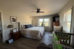 W144N10772 Lincoln Dr, Germantown, WI 53022 - Photo 14