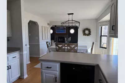 W144N10772  Lincoln Dr, Germantown, WI 53022 - Photo 8