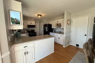 W144N10772 Lincoln Dr, Germantown, WI 53022 - Photo 12