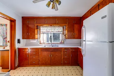 1423 S 14th St, Manitowoc, WI 54220 - Photo 12