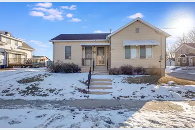 1423 S 14th St, Manitowoc, WI 54220 - Photo 2