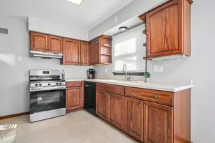 3203 N 94th St, Milwaukee, WI 53222 - Photo 8