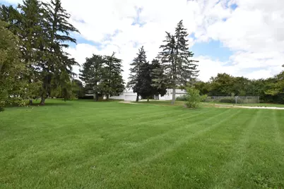 N94W17842  Appleton Ave, Menomonee Falls, WI 53051 - Photo 2
