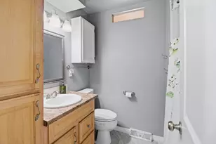 1324 N 13th Ave, West Bend, WI 53090 - Photo 10