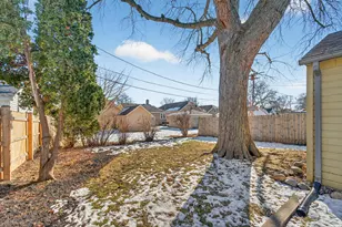 713 W Lawn Ave, Racine, WI 53405 - Photo 20