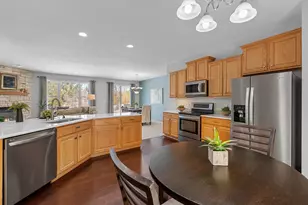 1960 Foxcroft Ln, Waukesha, WI 53189 - Photo 12