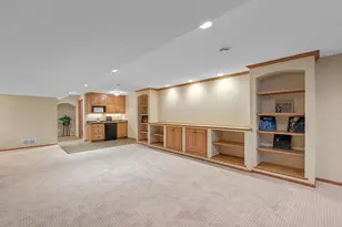 1960 Foxcroft Ln, Waukesha, WI 53189 - Photo 30