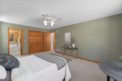 1960  Foxcroft Ln, Waukesha, WI 53189 - Photo 20