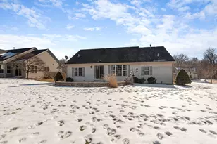 1960 Foxcroft Ln, Waukesha, WI 53189 - Photo 36