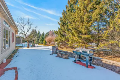 3838 E Stargrass Ln, Oak Creek, WI 53154 - Photo 6