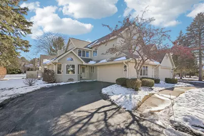 N21W24045  Garden Cir #F, Pewaukee, WI 53072 - Photo 2