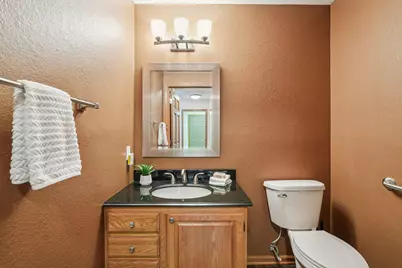 N21W24045  Garden Cir #F, Pewaukee, WI 53072 - Photo 38