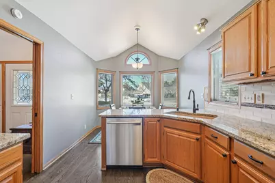 N21W24045  Garden Cir #F, Pewaukee, WI 53072 - Photo 18